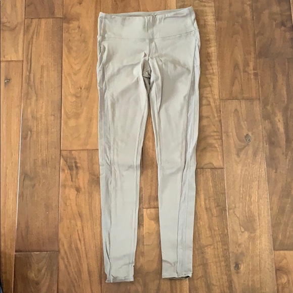 Alo Everlast Leggings - Picture 2 of 5